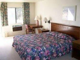 Motel 6 Lake Elsinore, Ca מראה חיצוני תמונה