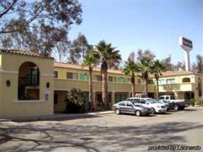 Motel 6 Lake Elsinore, Ca מראה חיצוני תמונה